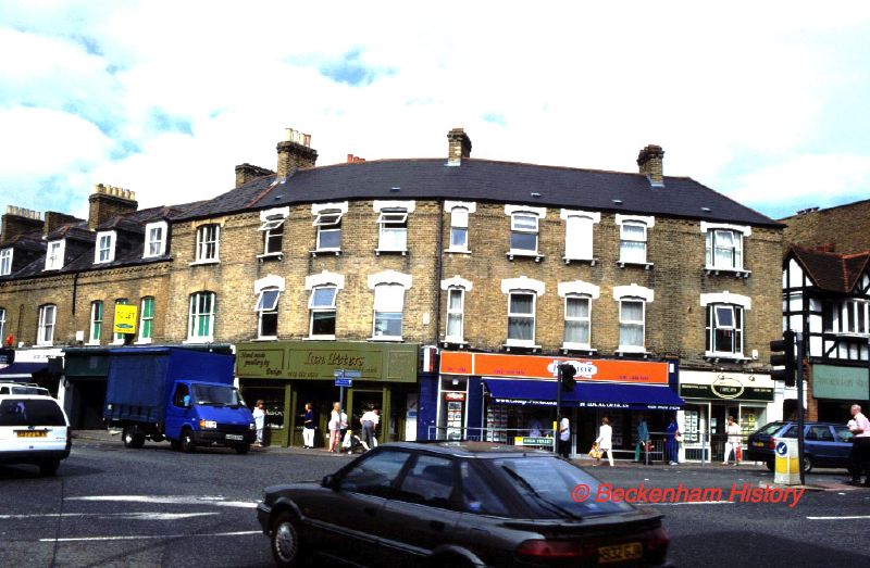 160, Thorntons Corner, Beckenham High Street, photo BPS, 2000.jpg